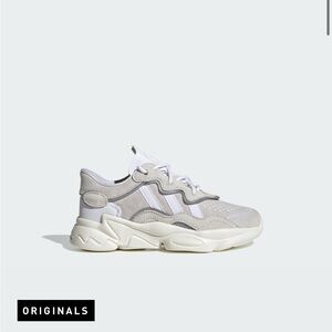 PRE-OWNED Adidas Originals Big Kid Size 2.5 Shoes Ozweego White EF6299